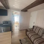 Apartamentai “geliu Aleja” Konukevi